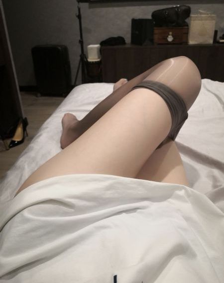 大肚子生蛇蛋憋着生不出来十世