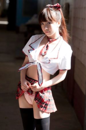 小东西我们两个c你公交车视频